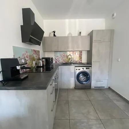 Apartment T2 De Standing Avec Parking A 250 Metres De La Plage, Route Des Sanguinaires, *